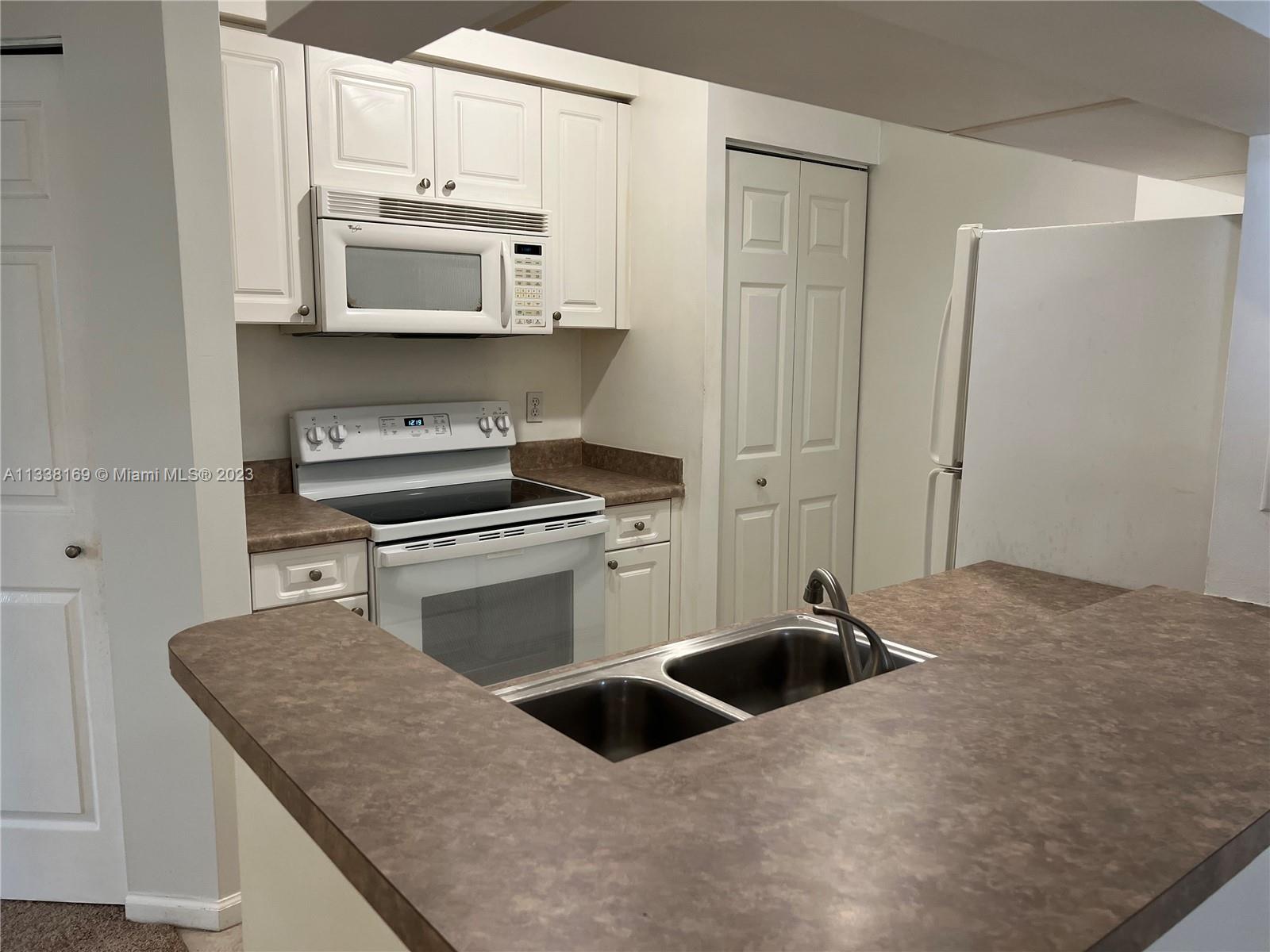 PORTO BELLAGIO CONDO - Residential Lease