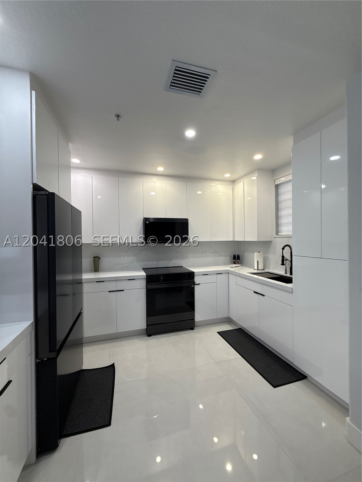 SHOMA HOMES SPLENDIDO CON - Residential