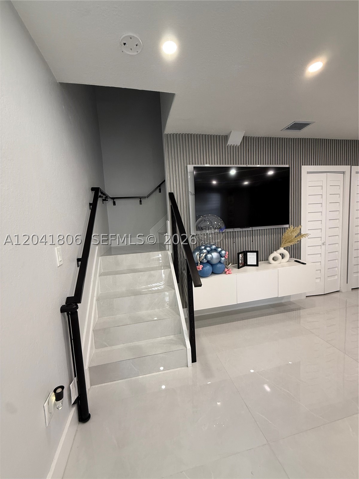 SHOMA HOMES SPLENDIDO CON - Residential