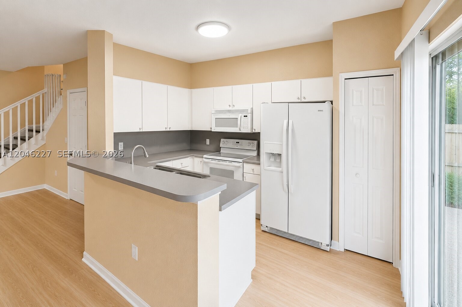 LEEWARD AT ISLANDS AT DOR - Residential Lease