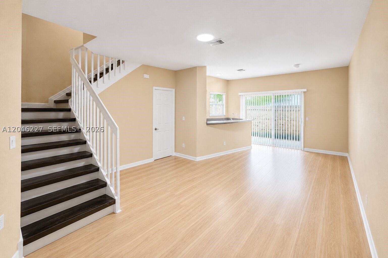 LEEWARD AT ISLANDS AT DOR - Residential Lease