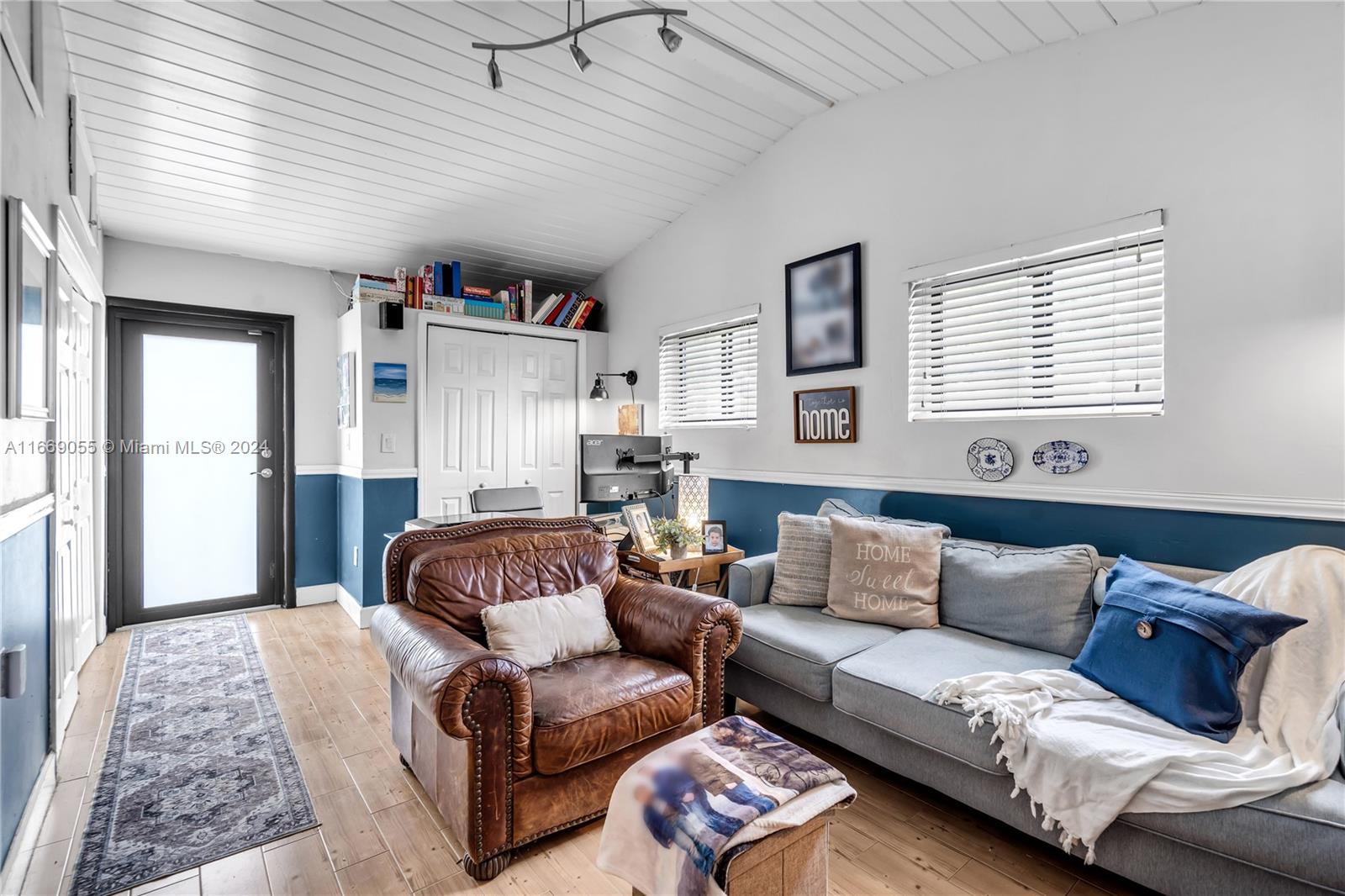 DARLINGTON MANOR - Residential