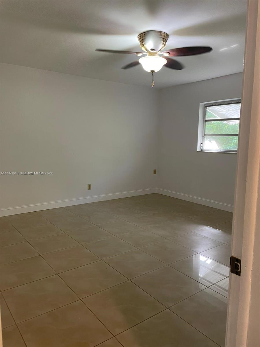HOLLYWOOD LITTLE RANCHES - Residential Lease