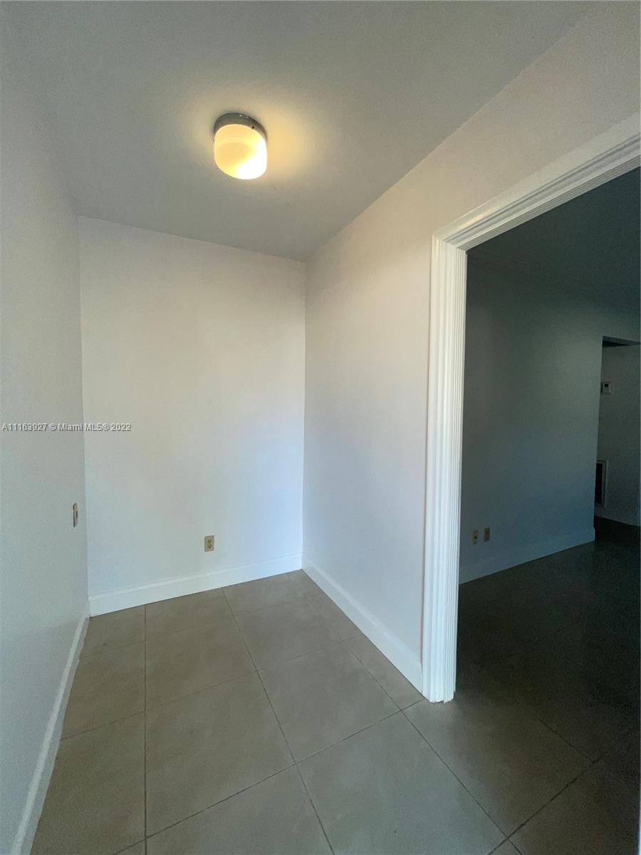 HOLLYWOOD LITTLE RANCHES - Residential Lease