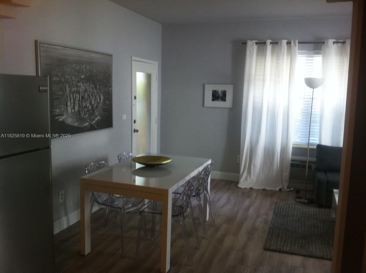THE LESLIE CONDO - Residential