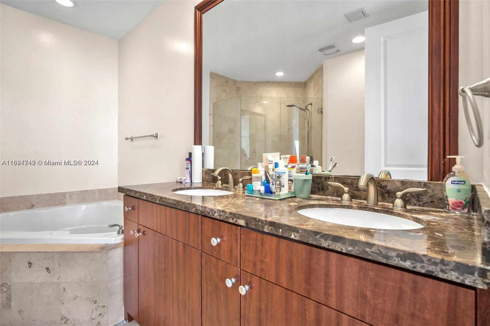 THE PONCE DE LEON CONDO - Residential