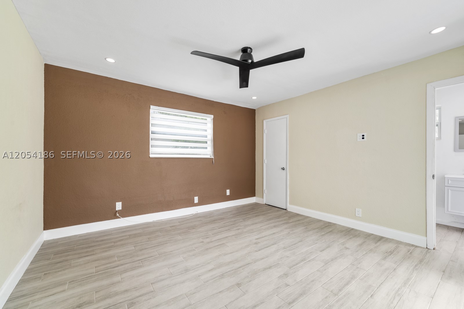 ORIOLE ESTATES SEC 8 - Residential Lease