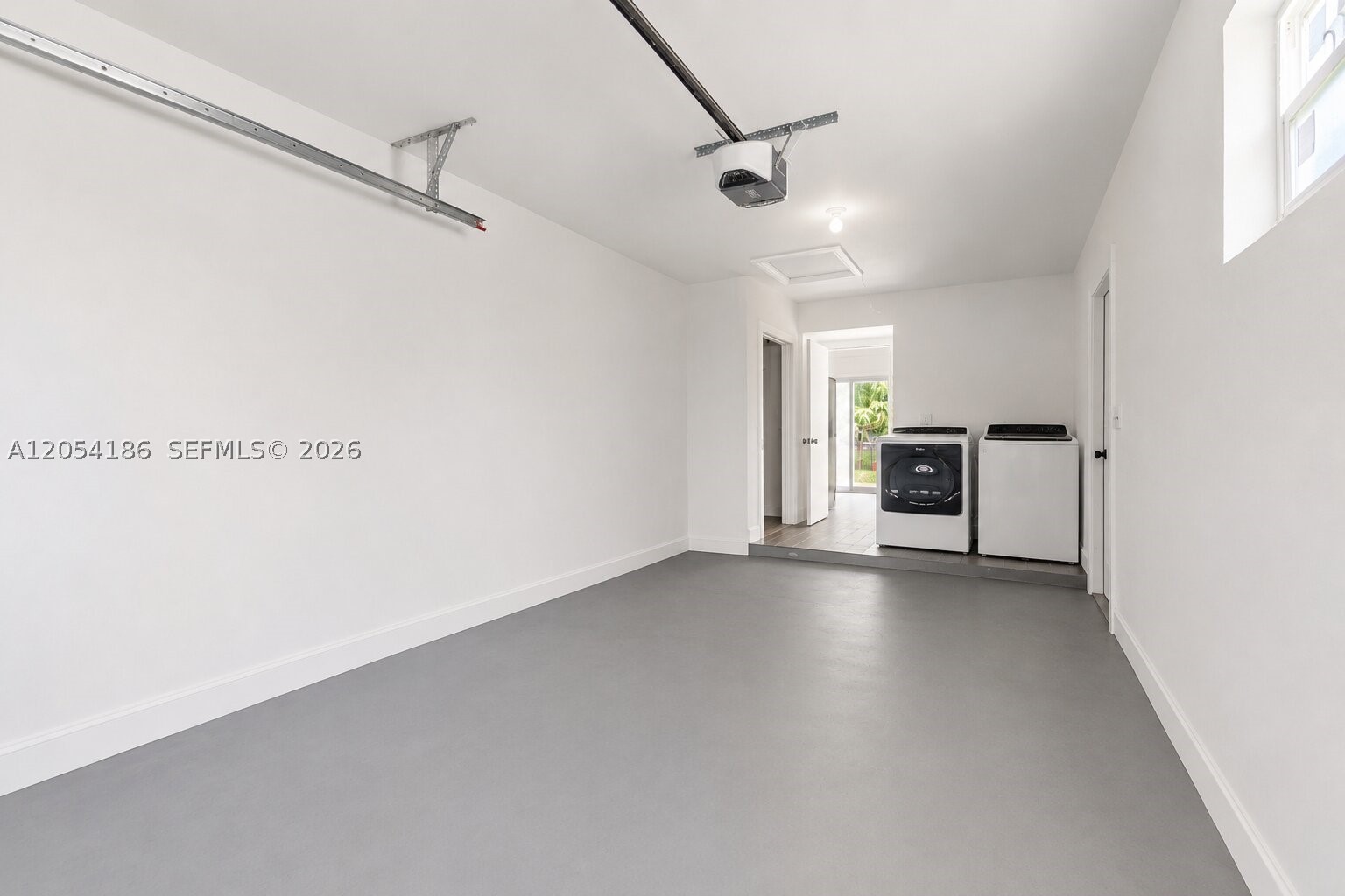 ORIOLE ESTATES SEC 8 - Residential Lease
