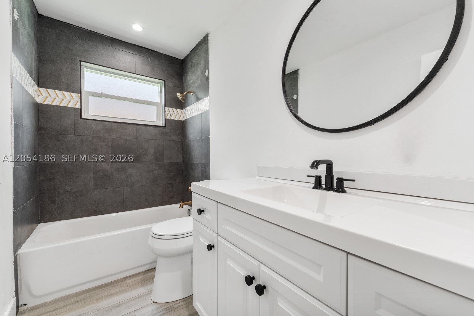 ORIOLE ESTATES SEC 8 - Residential Lease