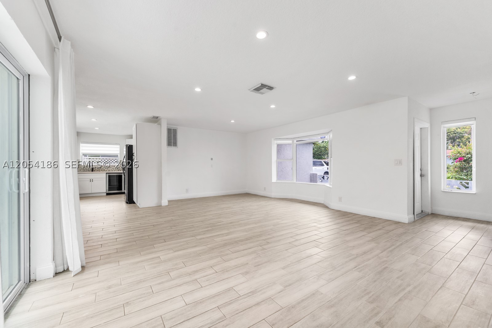 ORIOLE ESTATES SEC 8 - Residential Lease