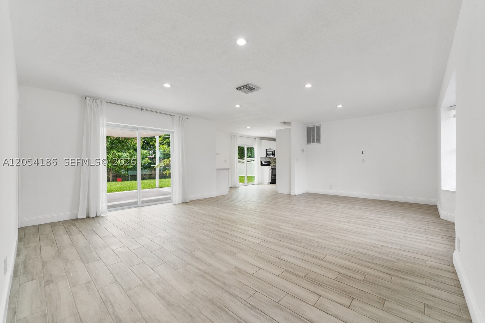 ORIOLE ESTATES SEC 8 - Residential Lease