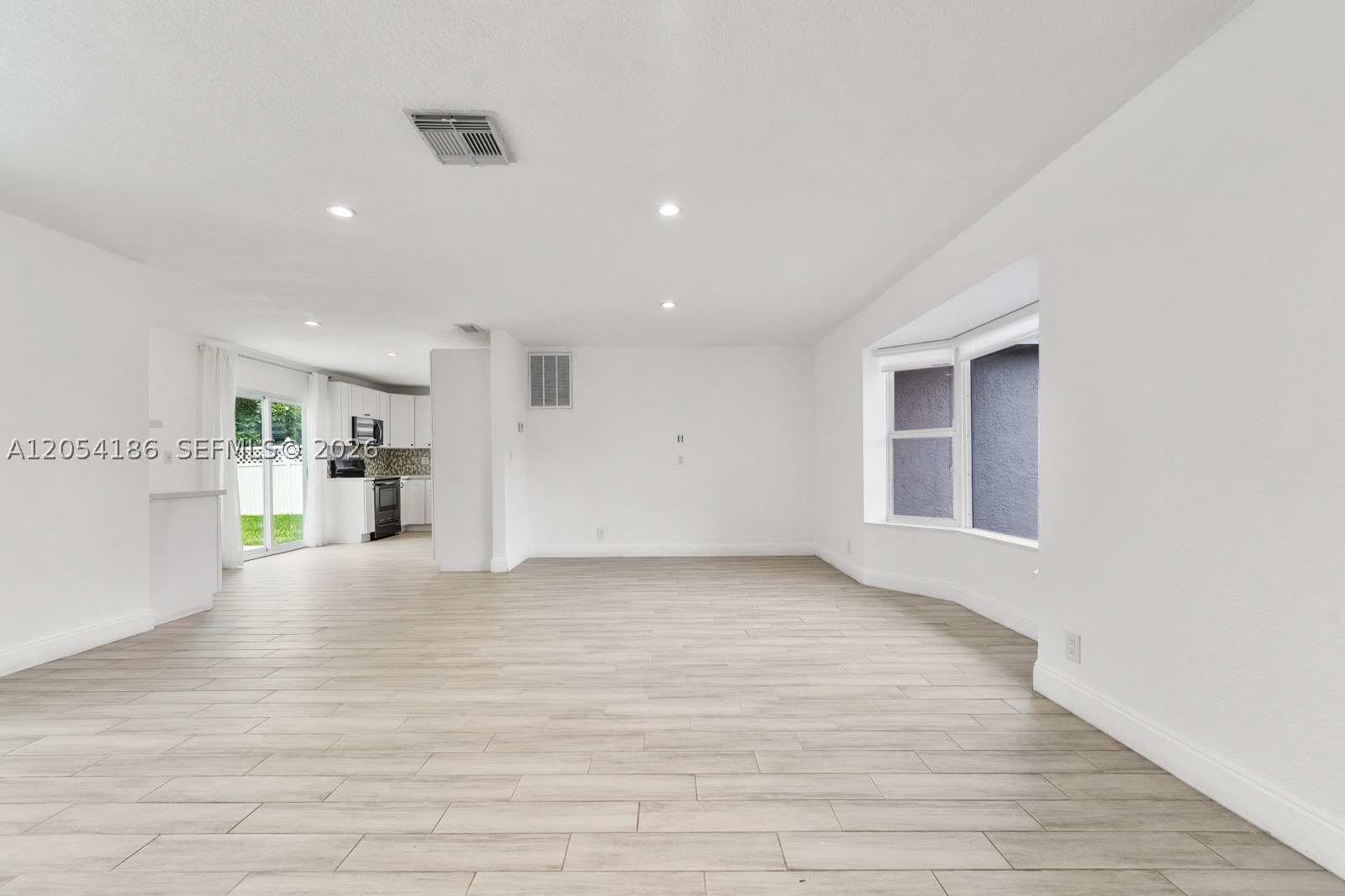 ORIOLE ESTATES SEC 8 - Residential Lease