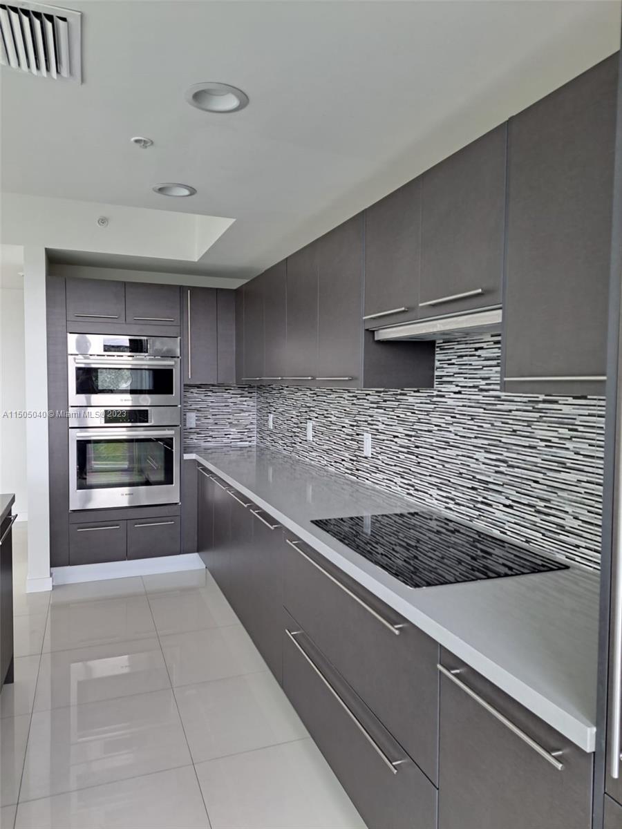 MIDTOWN AT DORAL - Residential Lease