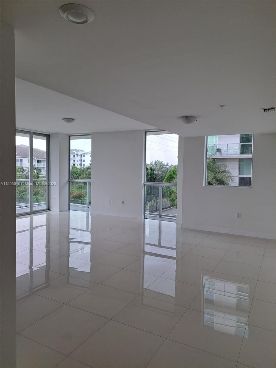 MIDTOWN AT DORAL - Residential Lease