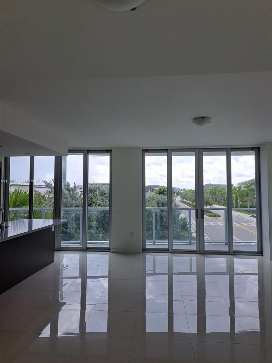 MIDTOWN AT DORAL - Residential Lease