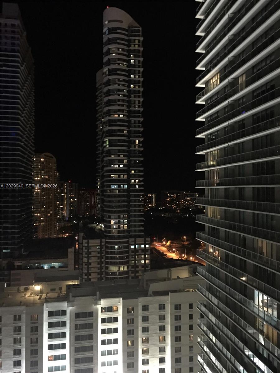 AXIS ON BRICKELL II CONDO - Residential