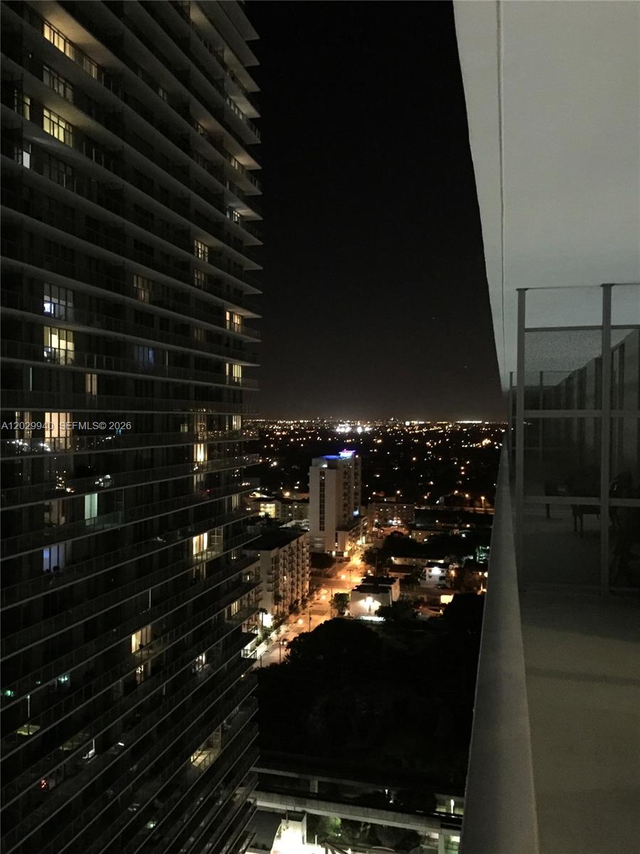 AXIS ON BRICKELL II CONDO - Residential