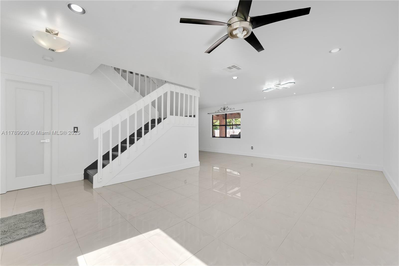 HAMMOCKS SEC 3 - Residential Lease