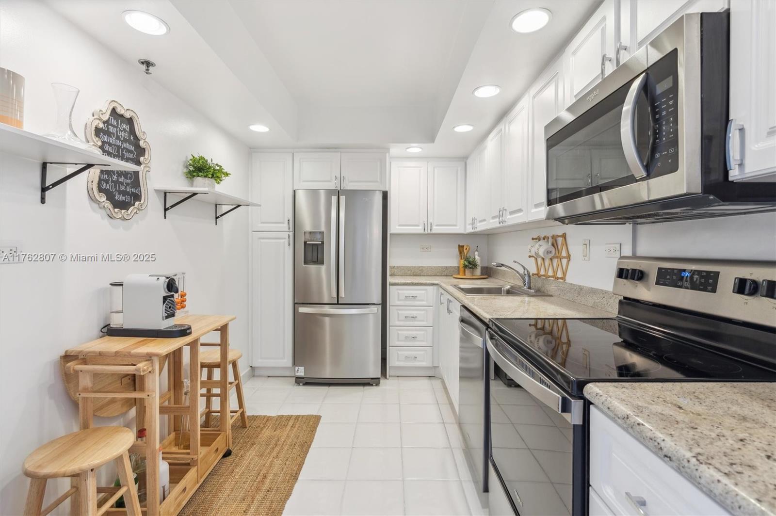 Delvista Towers Condo - Residential