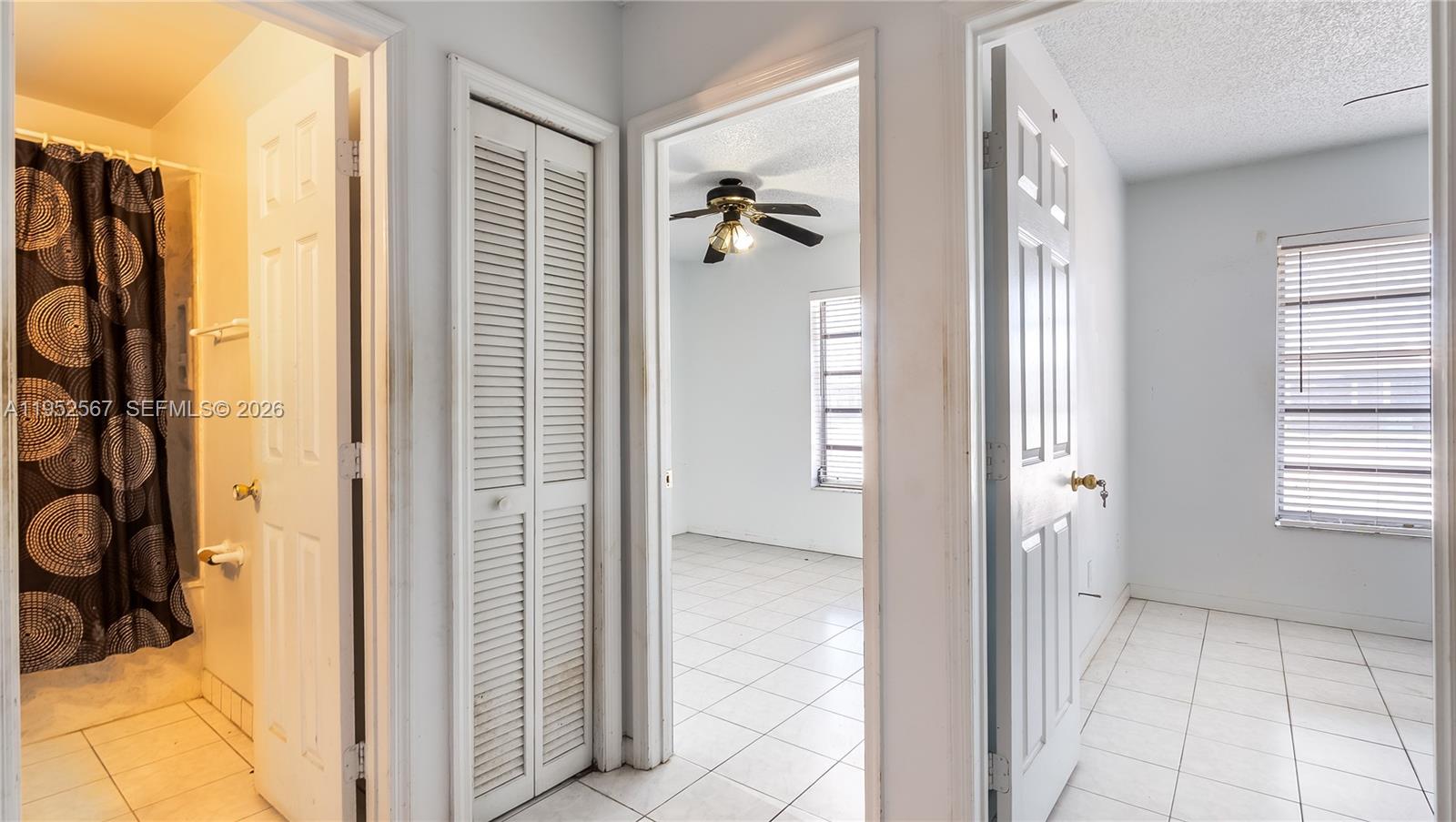 RICHMOND TOWNHOUSE - Residential