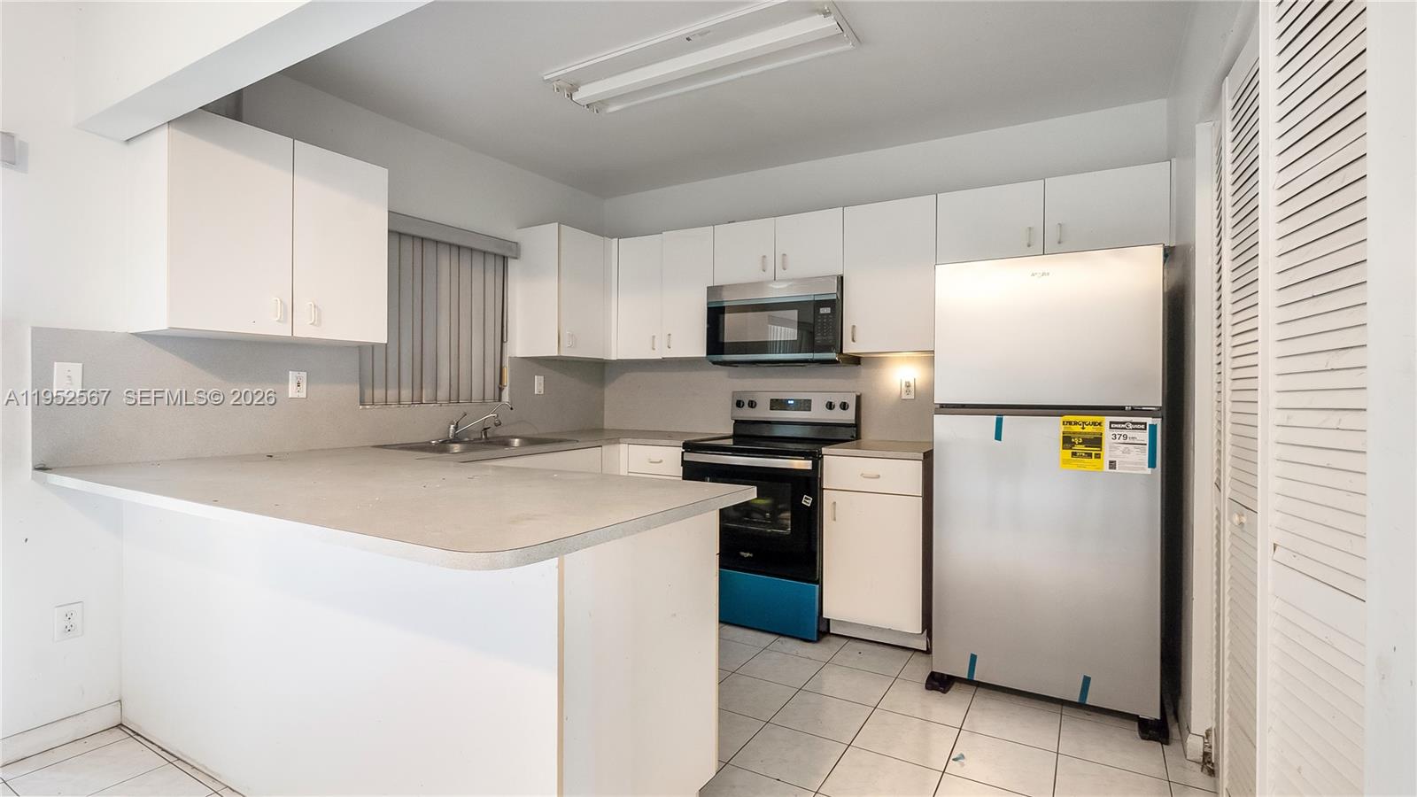 RICHMOND TOWNHOUSE - Residential