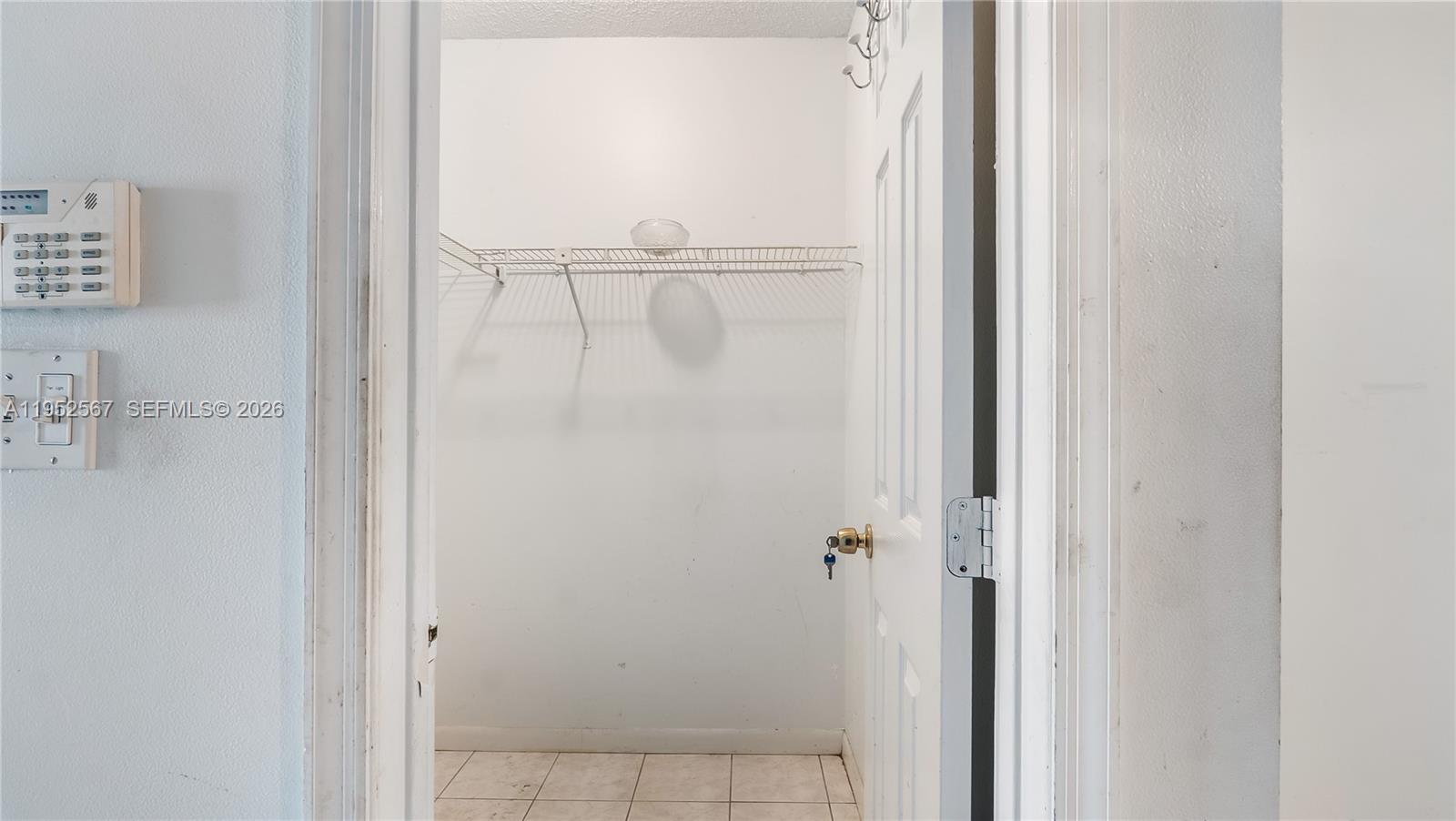 RICHMOND TOWNHOUSE - Residential