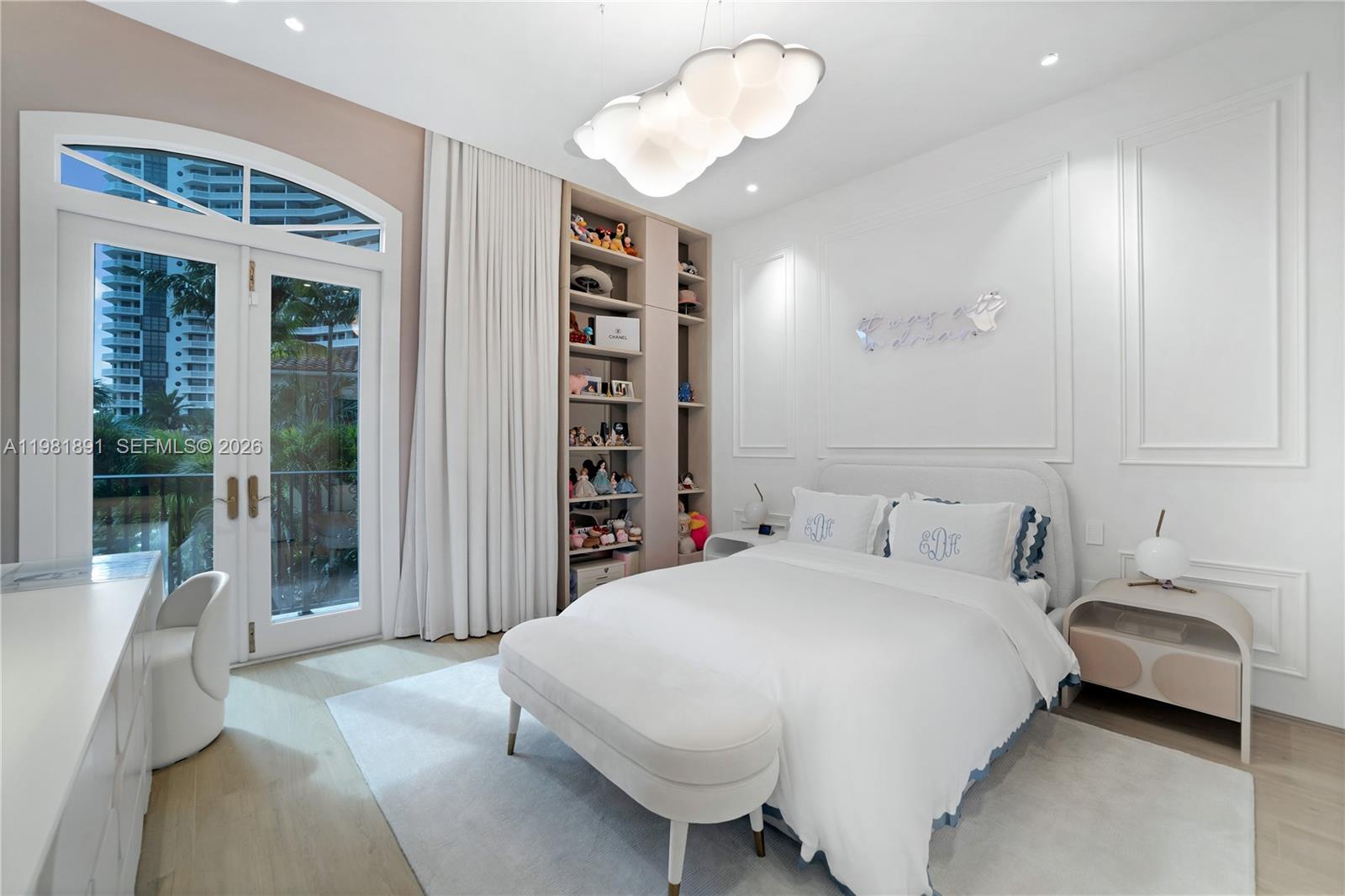 Villa Flora at Williams - Residential