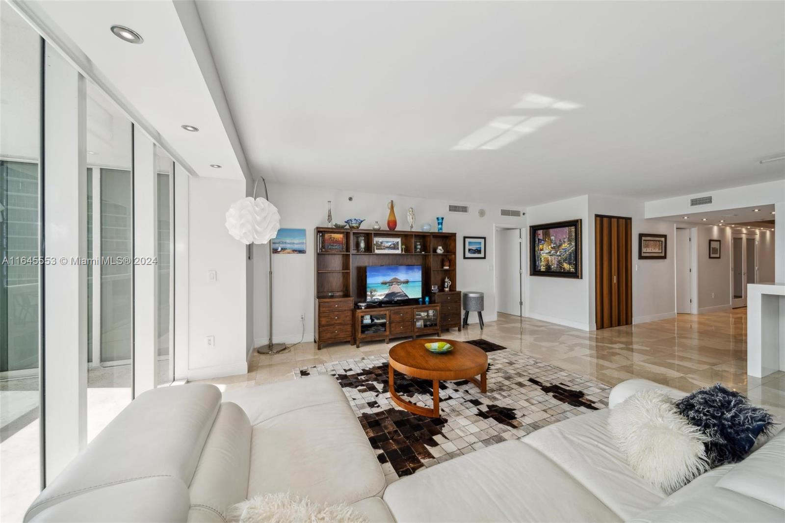 BEACH CLUB - Residential