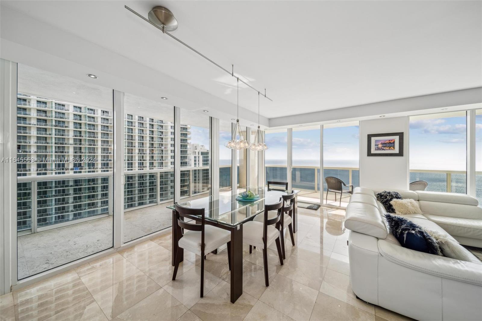 BEACH CLUB - Residential