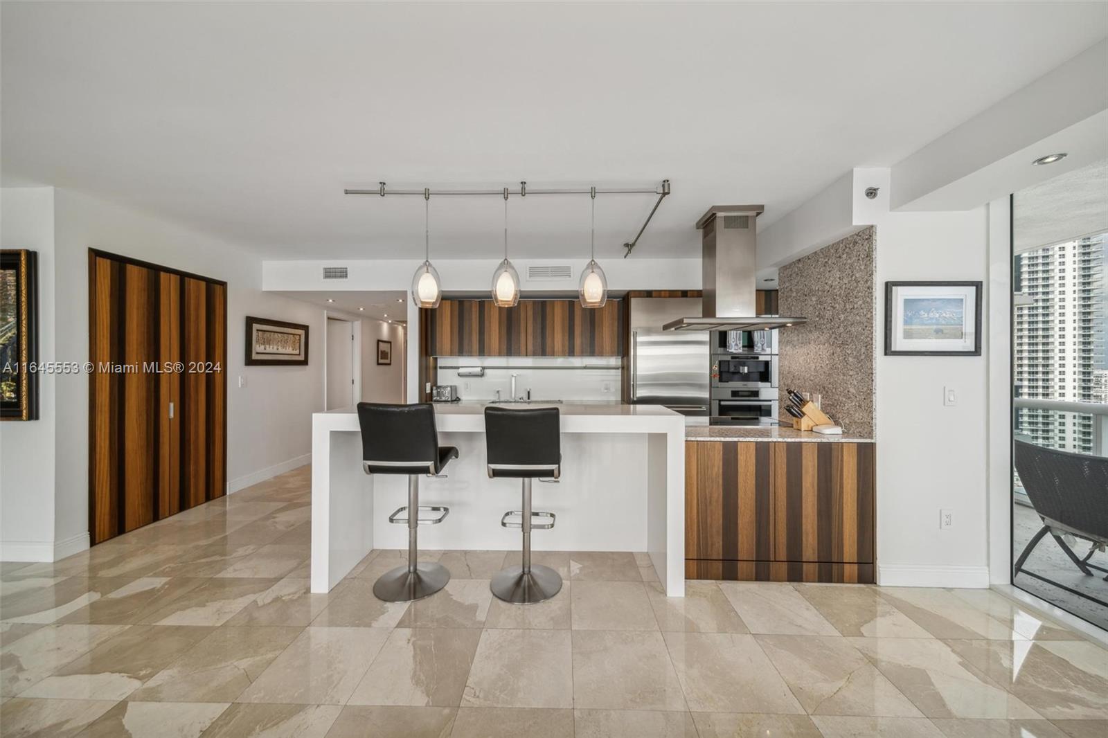 BEACH CLUB - Residential