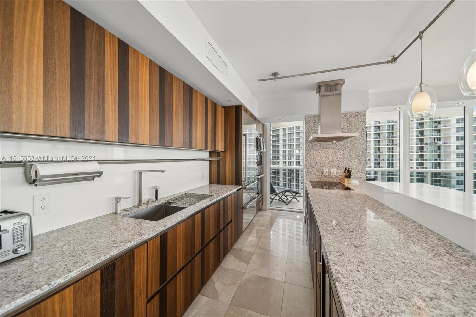 BEACH CLUB - Residential
