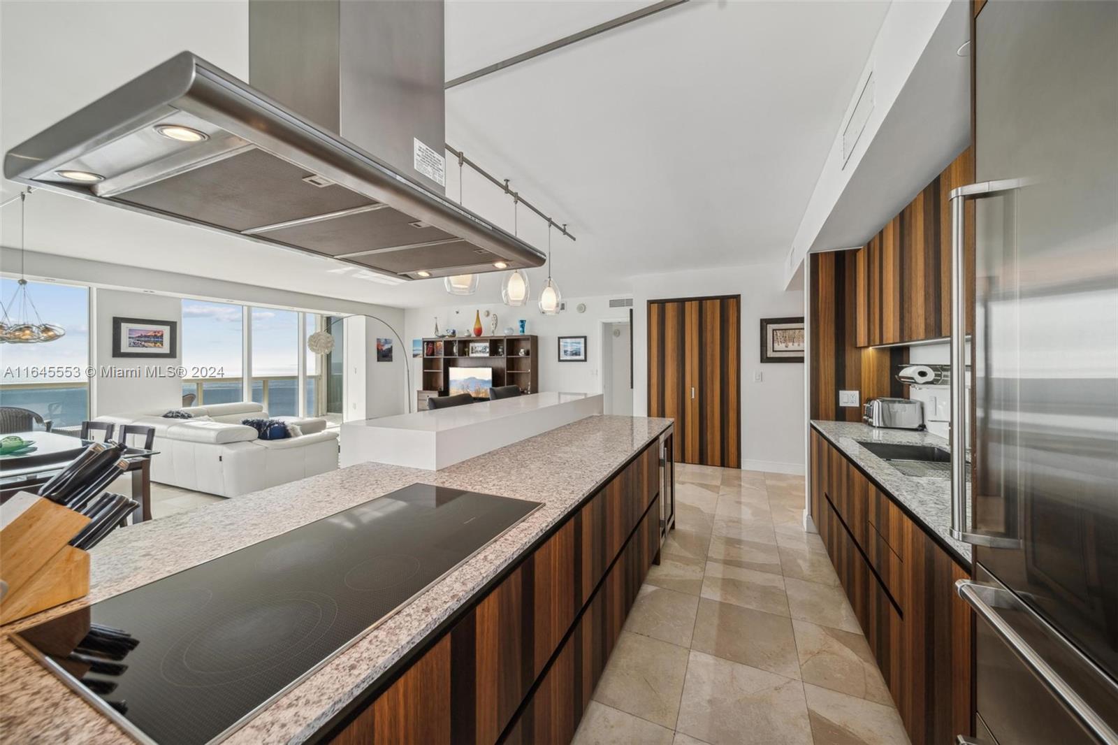 BEACH CLUB - Residential