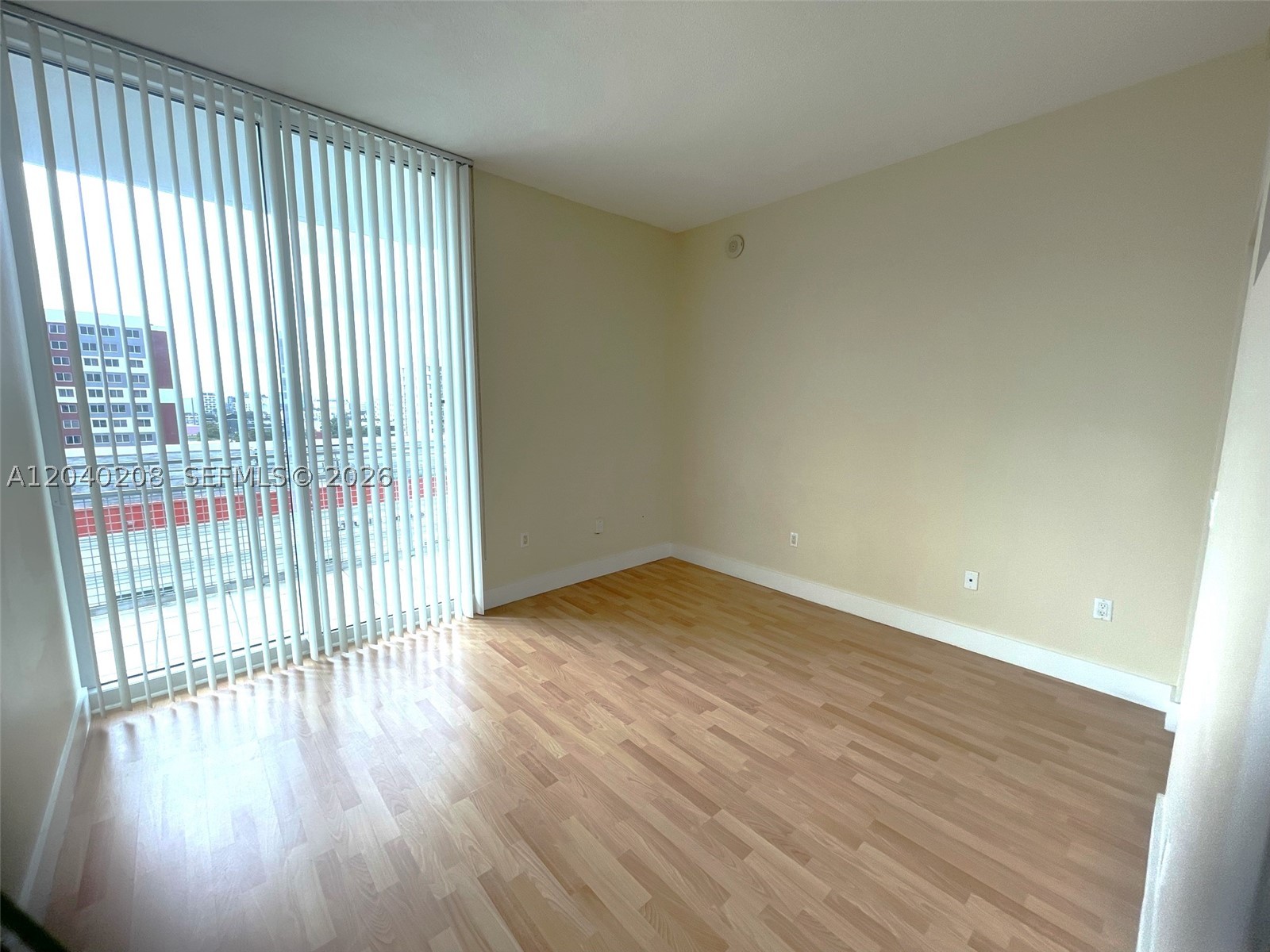 CITY 24 CONDO - Residential
