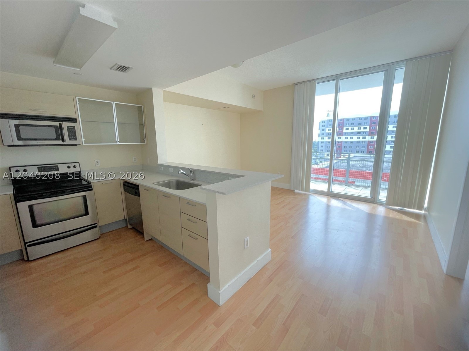 CITY 24 CONDO - Residential