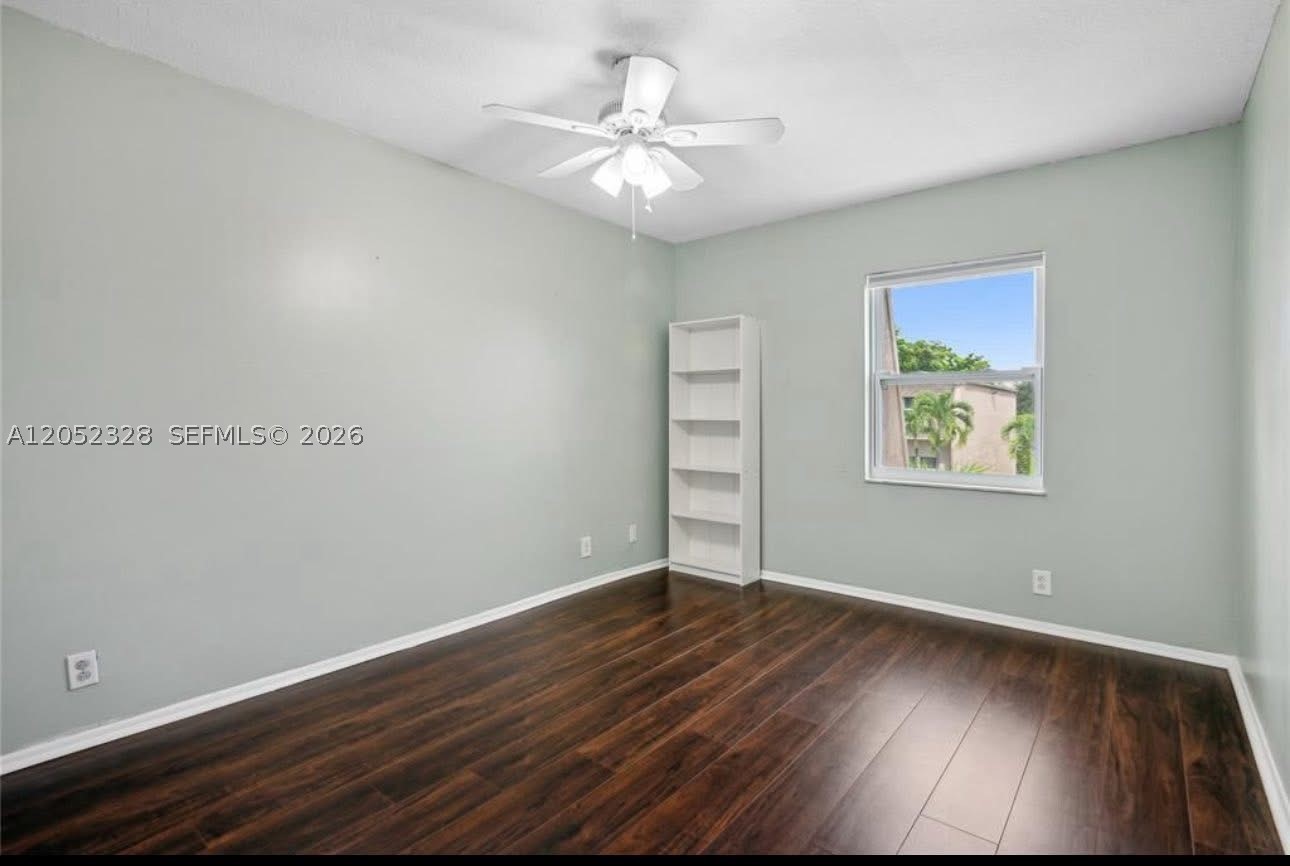 BLUE LAKE TOWNHOUSES COND - Residential