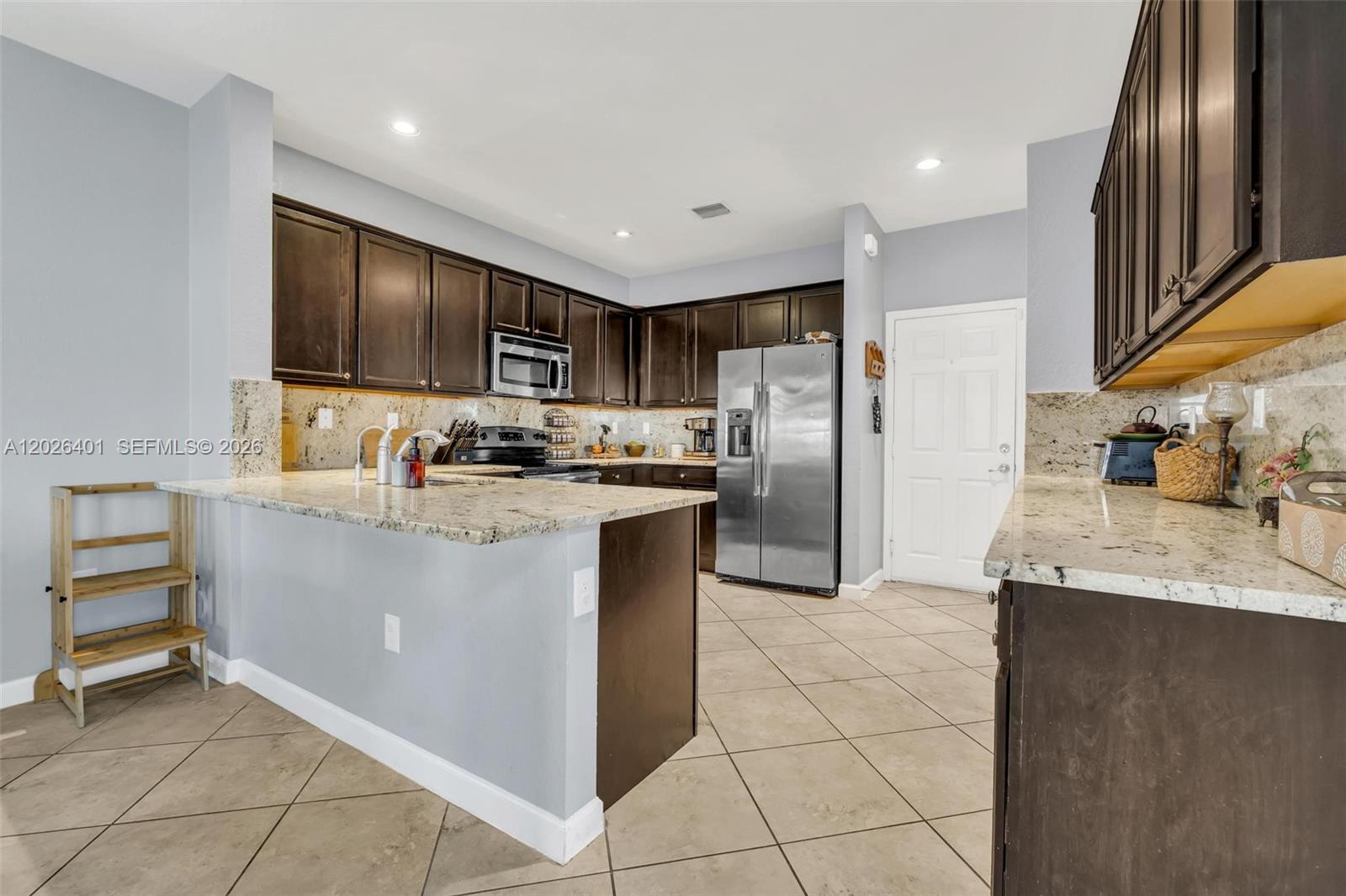 BAYWINDS AT COZUMEL - Residential Lease