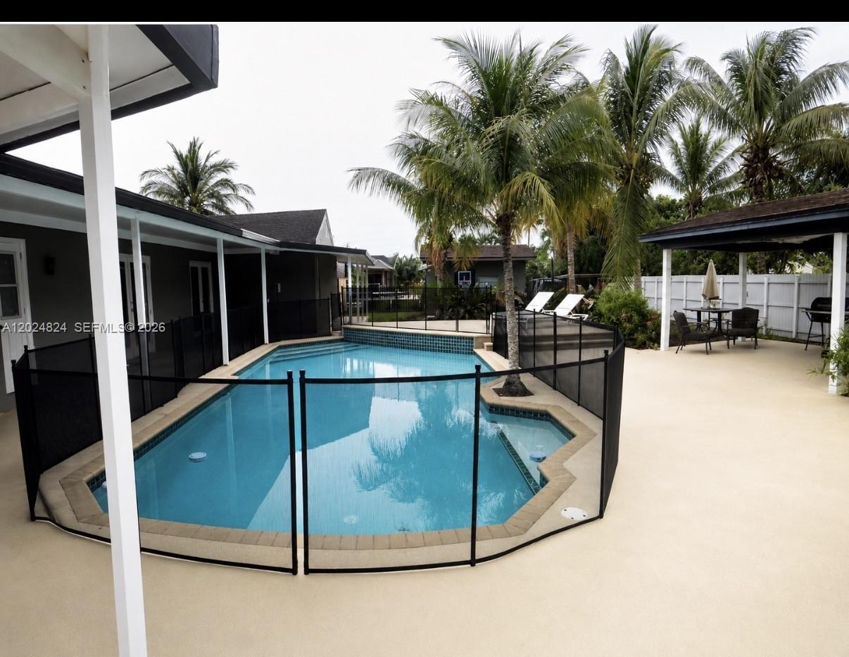 WEITZER SHAUNA MEADOWS SE - Residential
