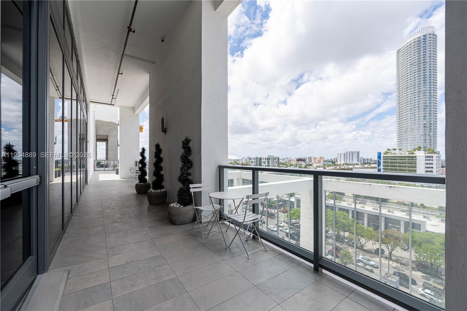 SMART BRICKELL - Residential