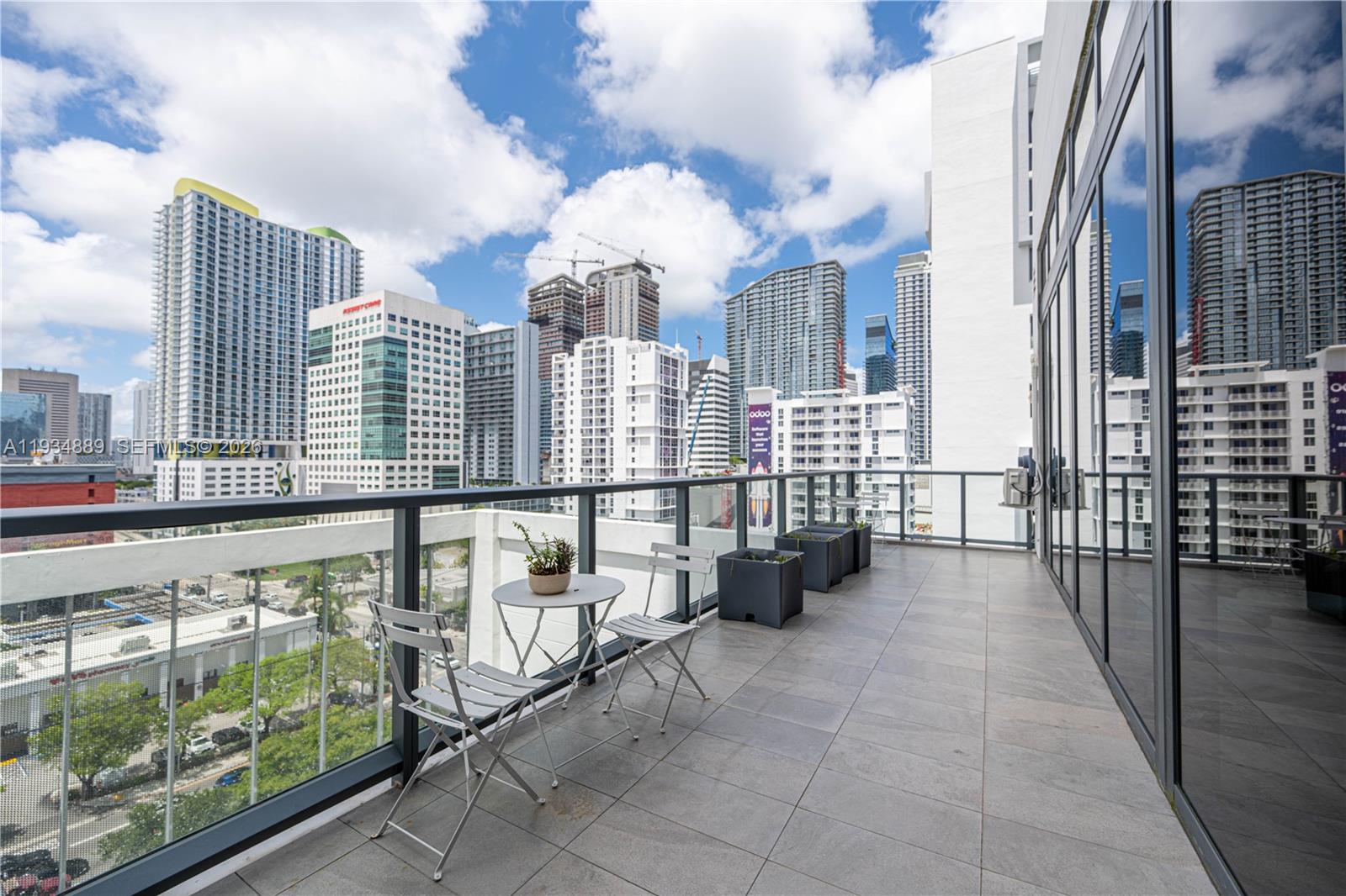 SMART BRICKELL - Residential