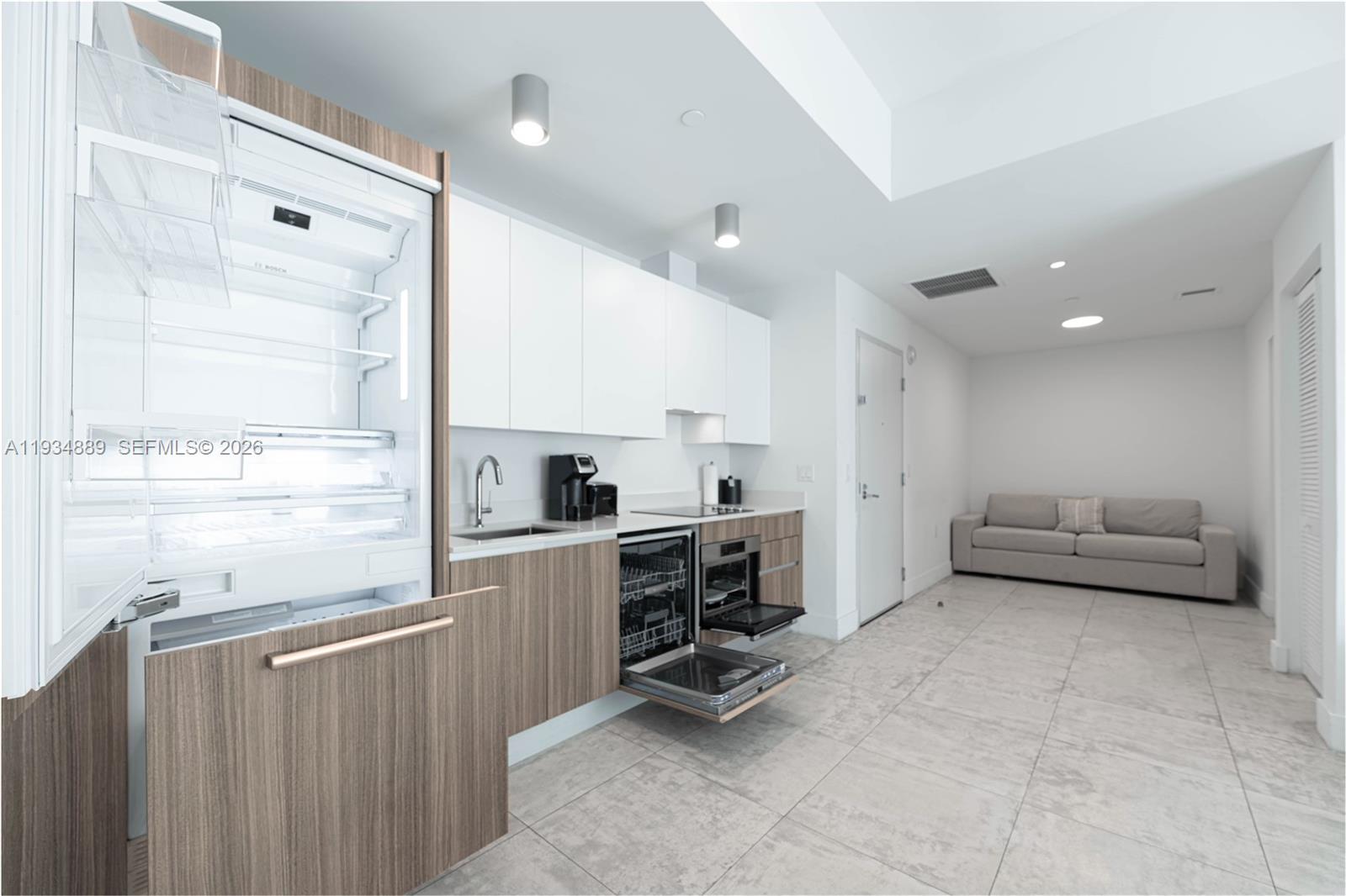 SMART BRICKELL - Residential