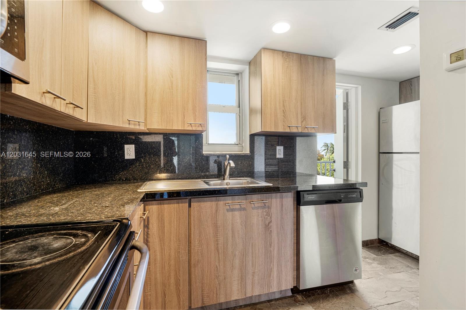 ARCADIA CONDO - Residential Lease