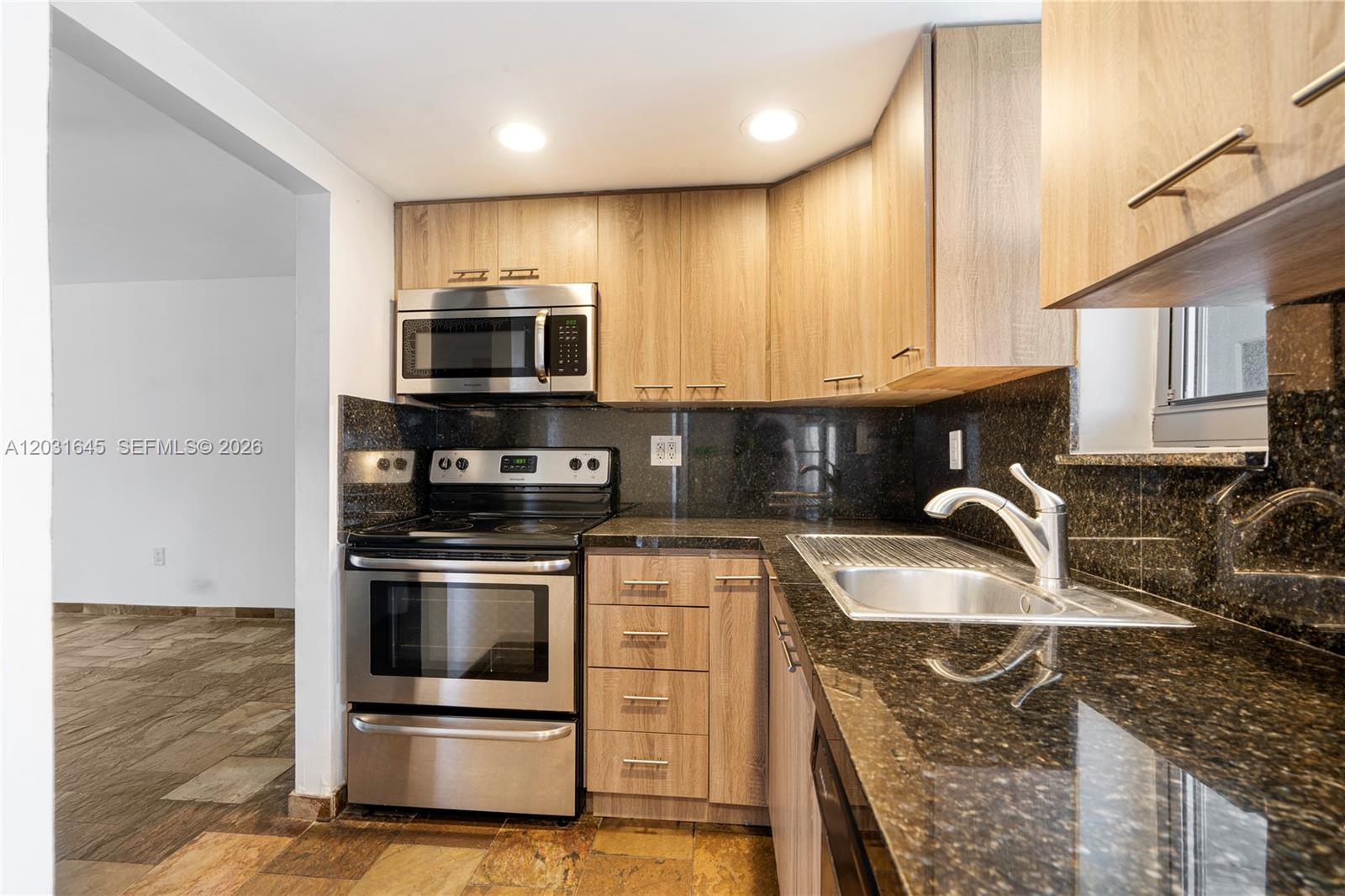 ARCADIA CONDO - Residential Lease