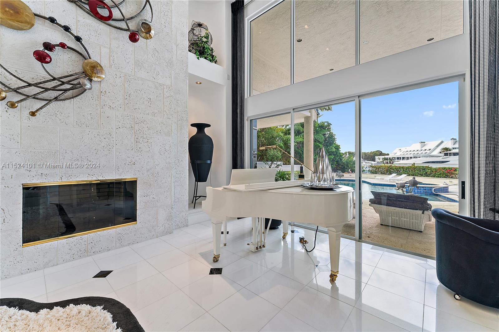 ADMIRALS COVE PAR C - Residential