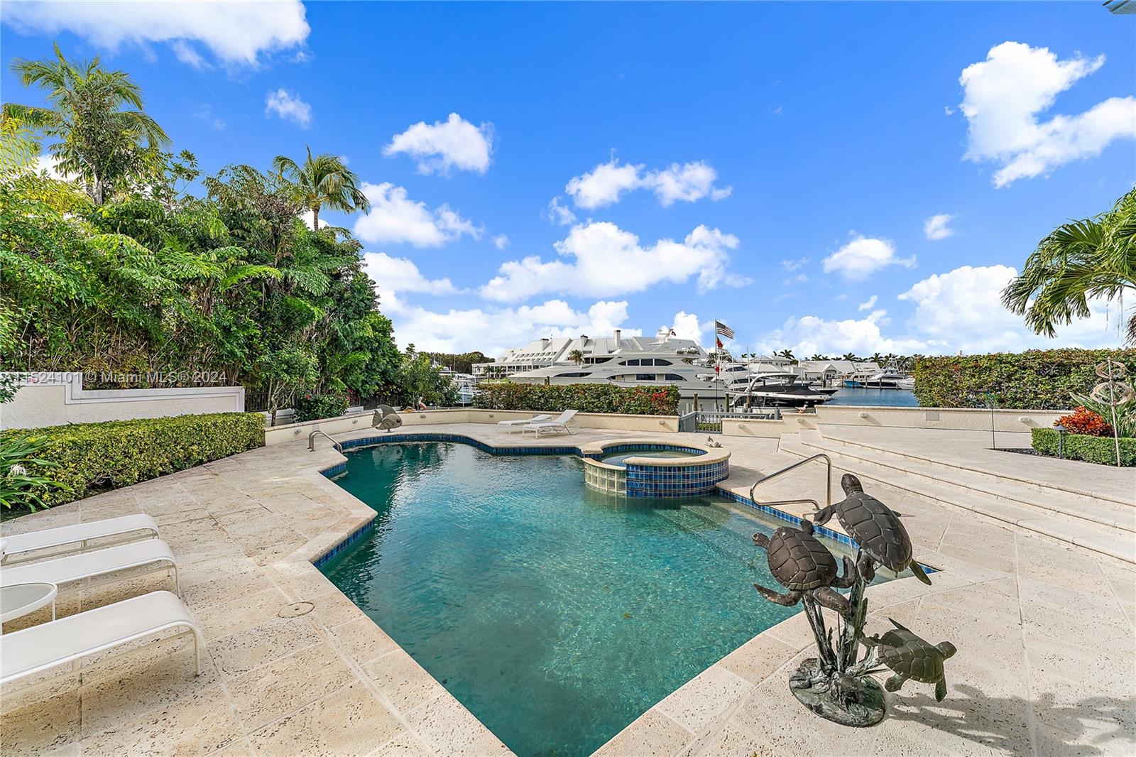 ADMIRALS COVE PAR C - Residential