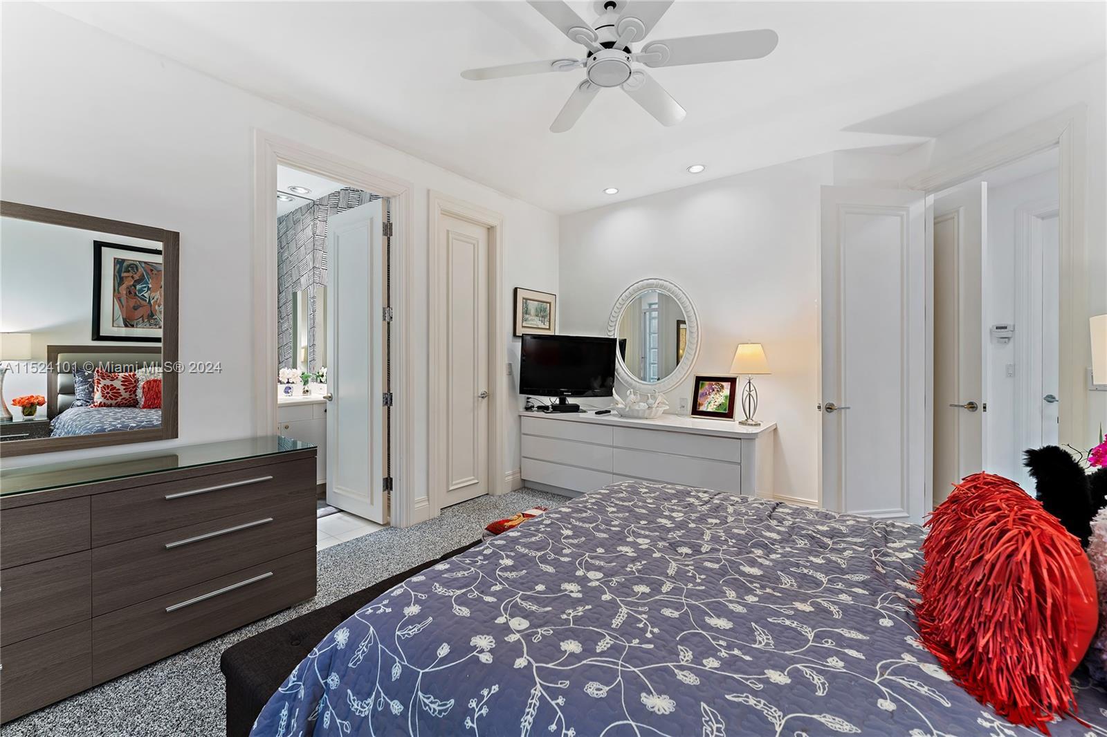 ADMIRALS COVE PAR C - Residential