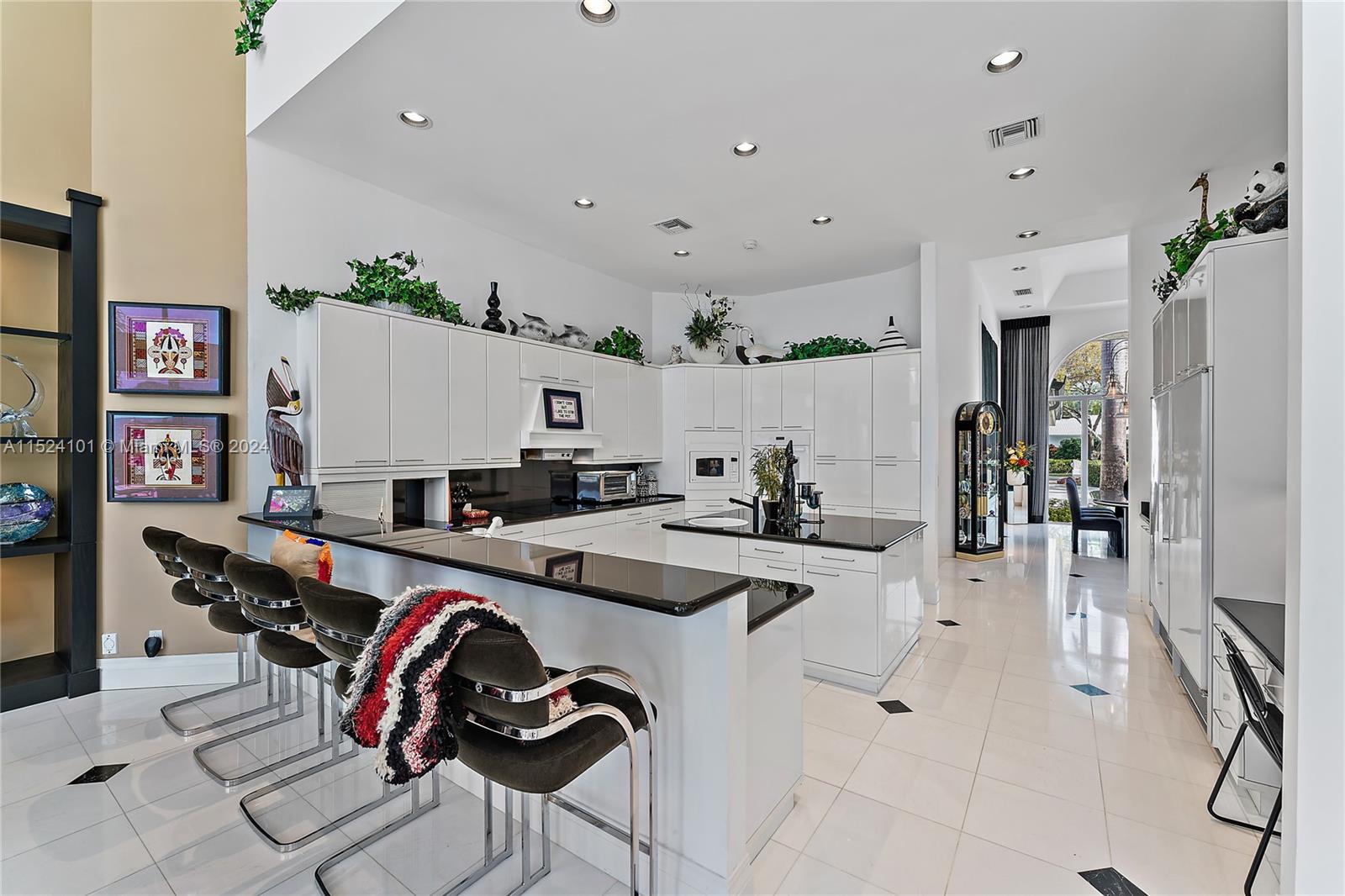 ADMIRALS COVE PAR C - Residential