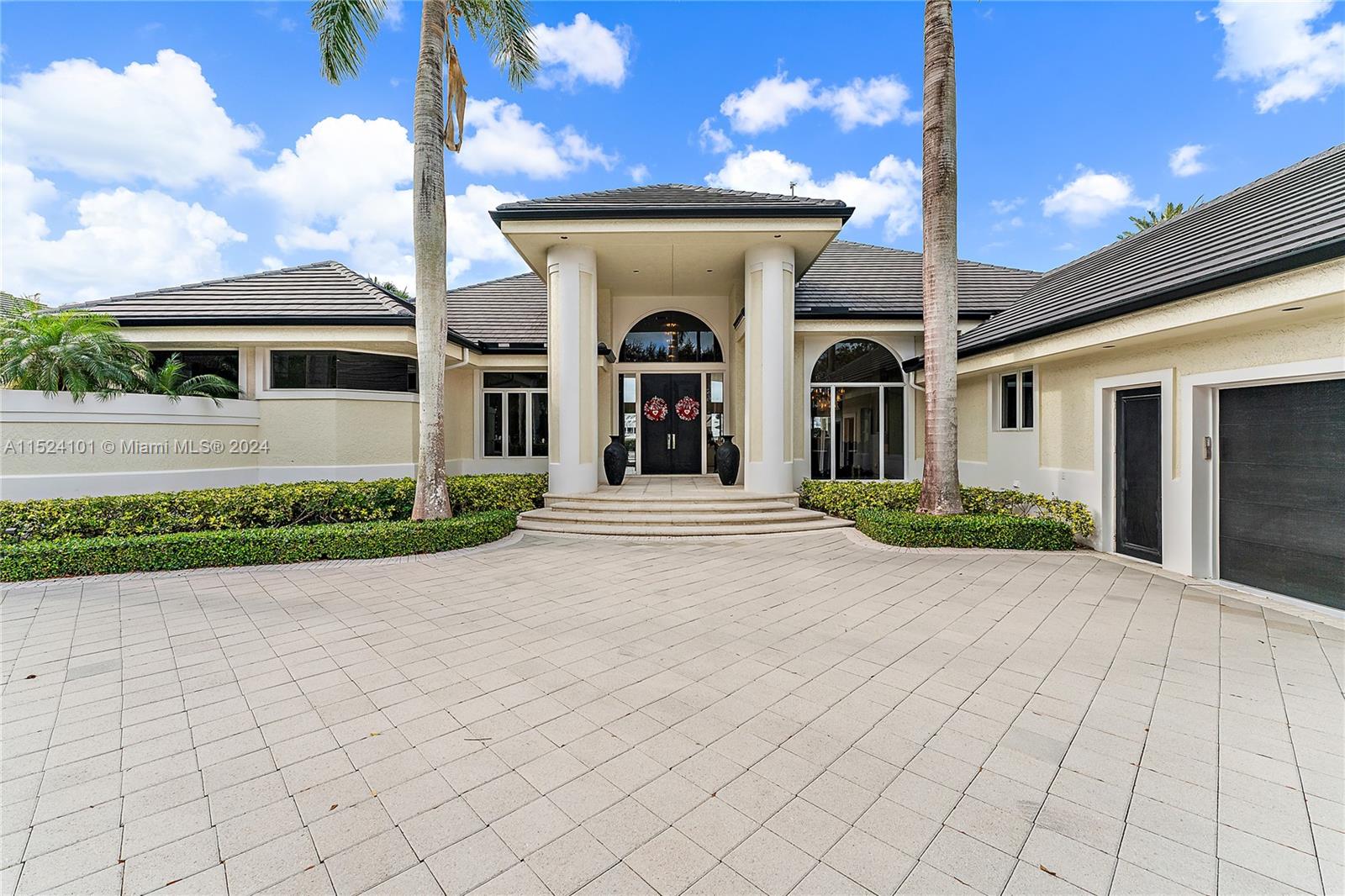 ADMIRALS COVE PAR C - Residential