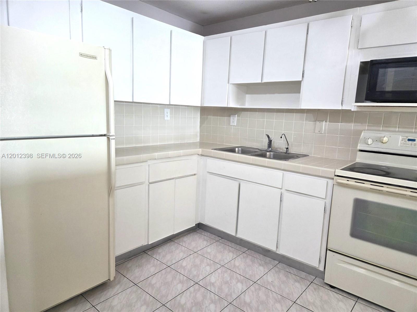 WESTLAND SOUTH CONDO - Residential
