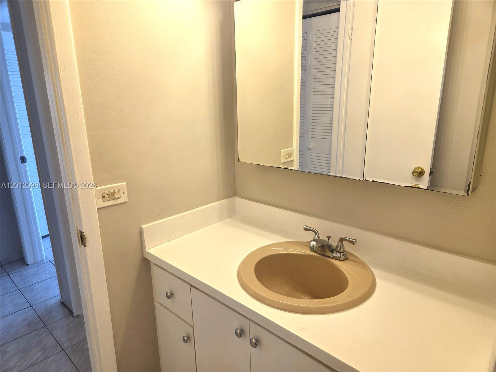 WESTLAND SOUTH CONDO - Residential