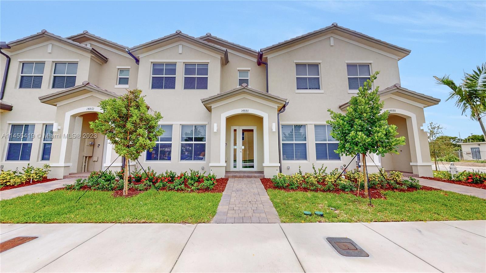 Fantastic New Townhome at Harmony Parc:   3 bedrooms and 2 1/2 baths, great Floor Plan, Kitchen, Florida Room & separate formal Living Room.    Smart Home system.  Stainless Steel Appliances, Washer & Dryer.   Fully equipped with Blinds. Unique home design with attached rear-garage and electrical door opener.   Ceramic first floor and carpet at second floor.  Close to Southland Mall, Black Point Marina, Redland Market Village and more, quickly access to US1 and Turnpike, only 2 blocks from Metrobus Station, Walmart, supermarkets and more retail shops.    This property is very well located in a brand new neighborhood, New Property never lived in TH, Access to the pool community and recreation areas (in construction). Easy to show, showing assist request. Ready to move in.